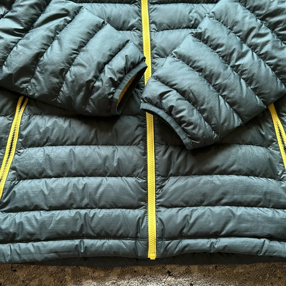 EUC men’s Patagonia Down Better Sweater Jacket - Picture 3 of 5